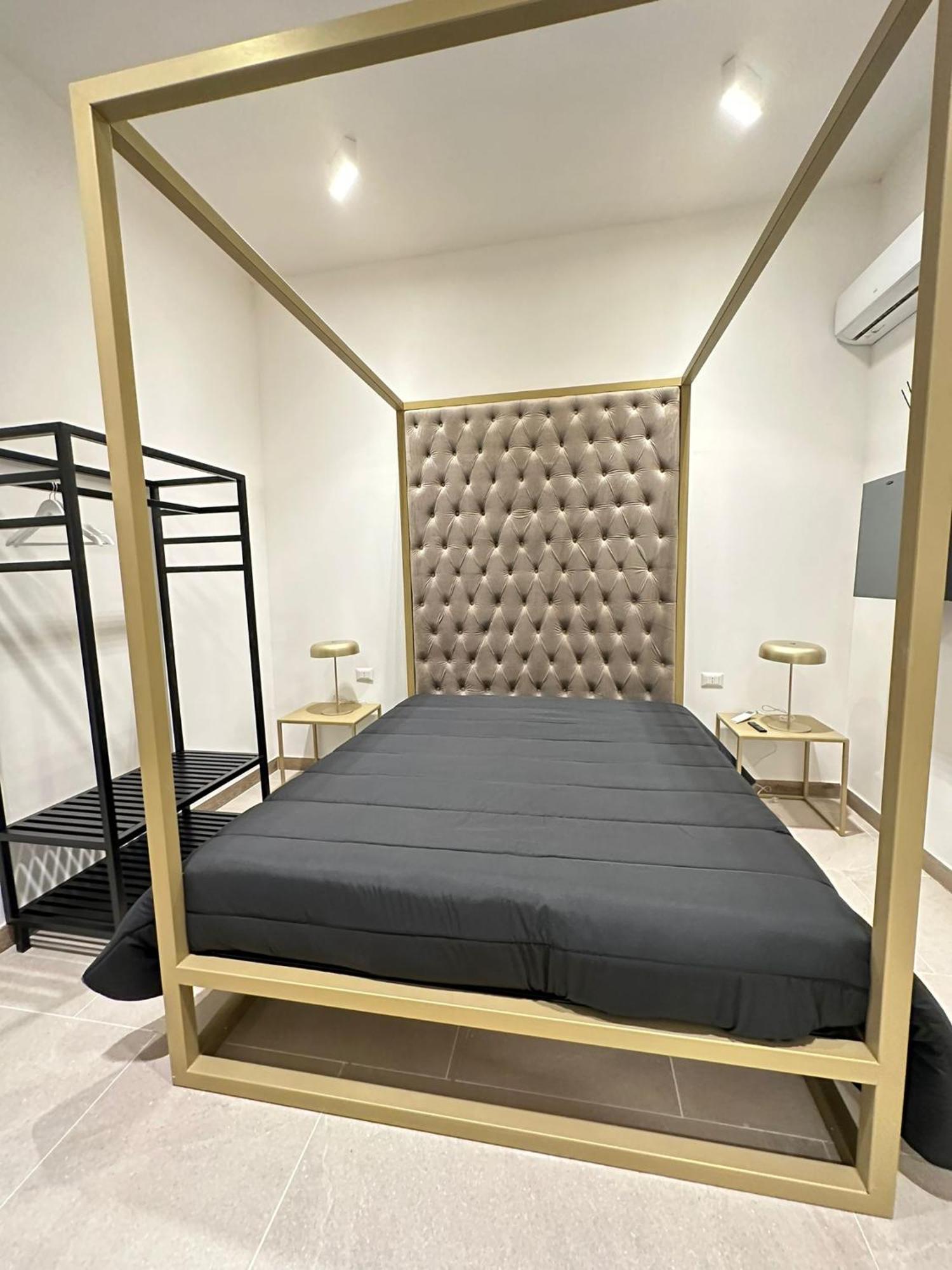 Le Camere Di Giusy Nazionale 24 Nápoles Exterior foto